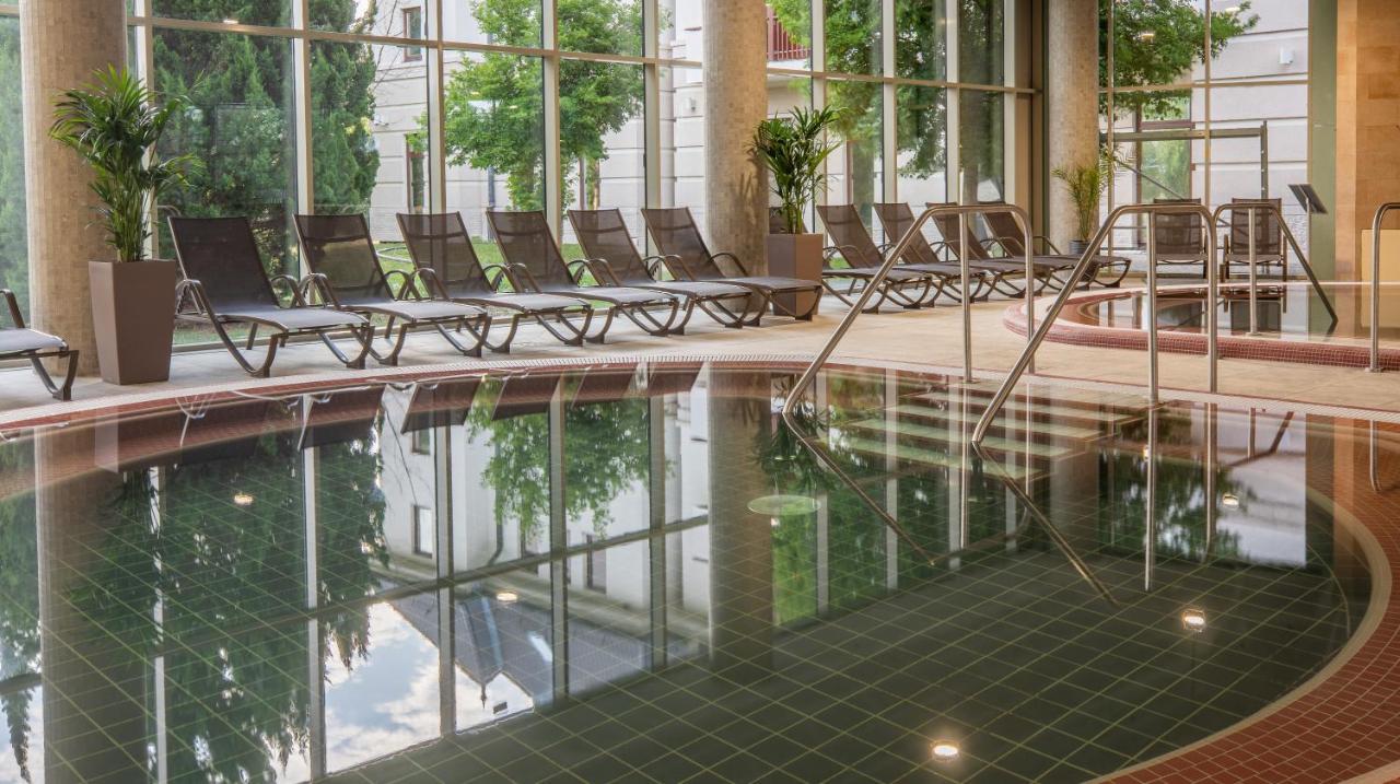 Greenfield Hotel Golf & Spa Бік Екстер'єр фото