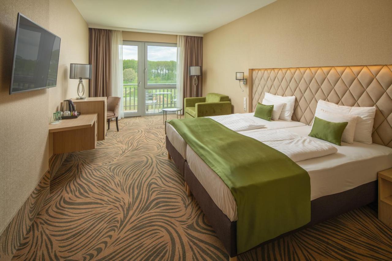 Greenfield Hotel Golf & Spa Бік Екстер'єр фото