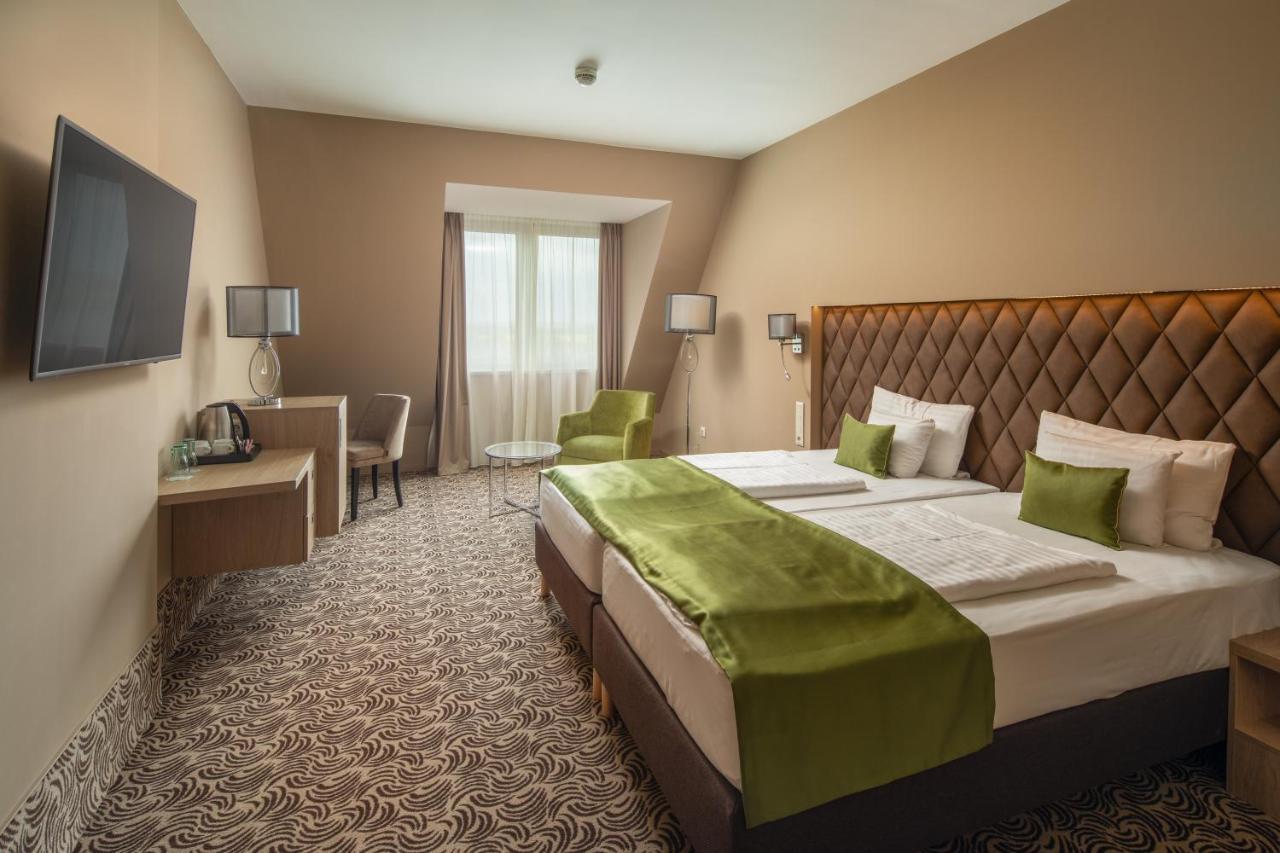 Greenfield Hotel Golf & Spa Бік Екстер'єр фото