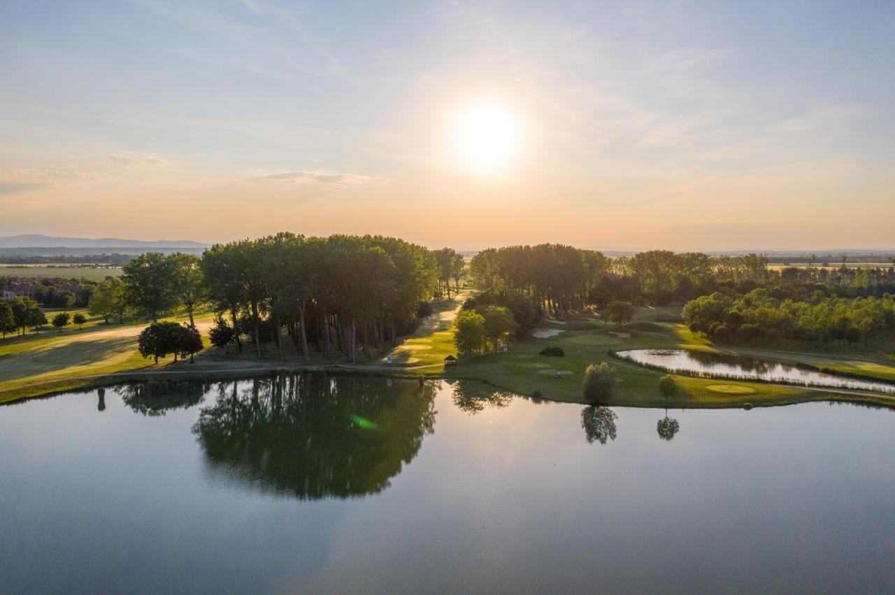 Greenfield Hotel Golf & Spa Бік Екстер'єр фото