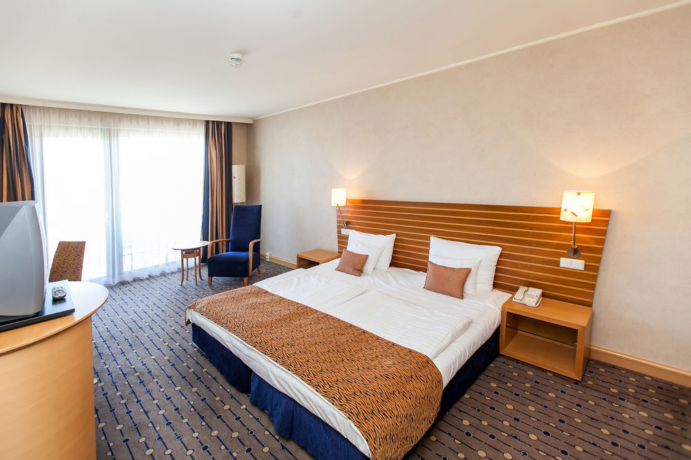 Greenfield Hotel Golf & Spa Бік Екстер'єр фото
