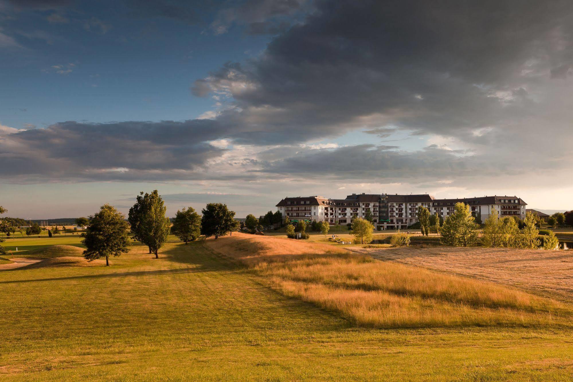 Greenfield Hotel Golf & Spa Бік Екстер'єр фото