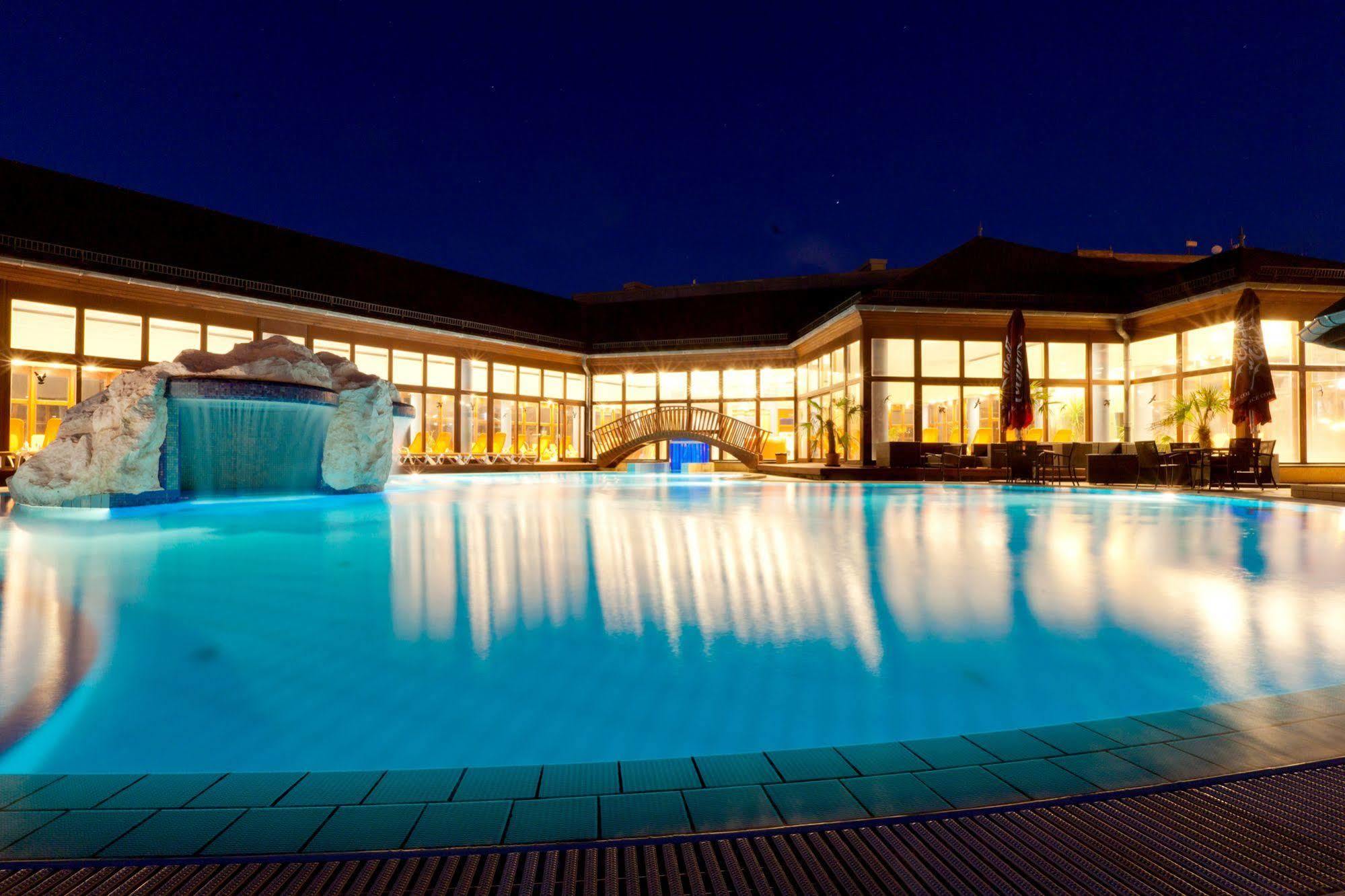 Greenfield Hotel Golf & Spa Бік Екстер'єр фото